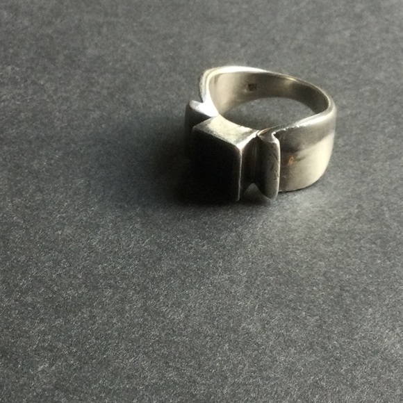 Brutalist Vintage Sterling Silver Ring With Black Stone - Picture 8 of 10